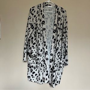Tickled Teal Boutique Women's  XL Animal Print Cute Open Light Cardigan. Casual